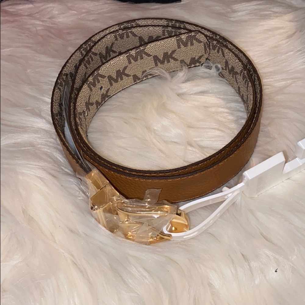 Medium Michael Kors Reversible Belt